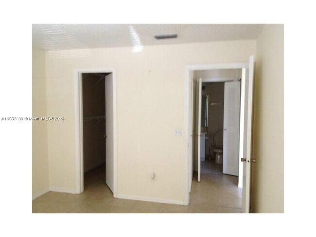 Foto del edificio - 3660 N 56th Ave