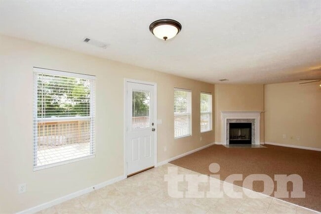 Foto del edificio - 612 Elderberry Way