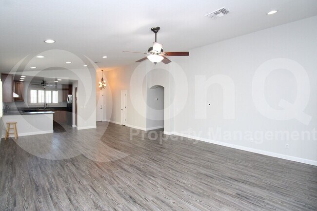 Foto del edificio - 23416 North 25th Pl