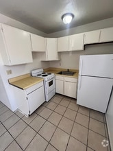 Building Photo - 3052 N Alvernon Way