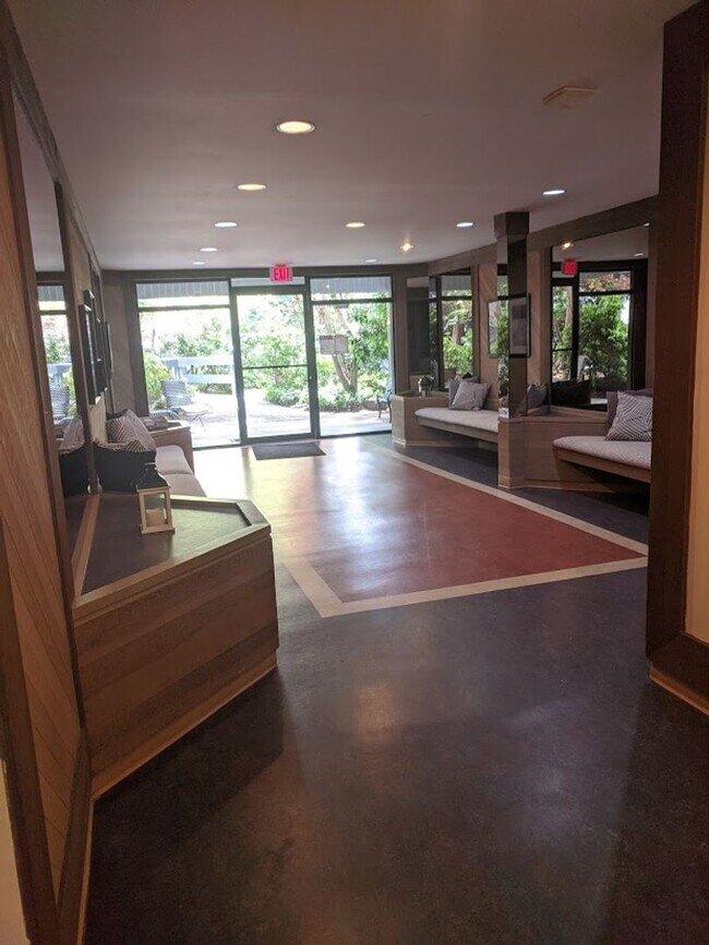 Photo - Mercer Island 2 bedroom Condo