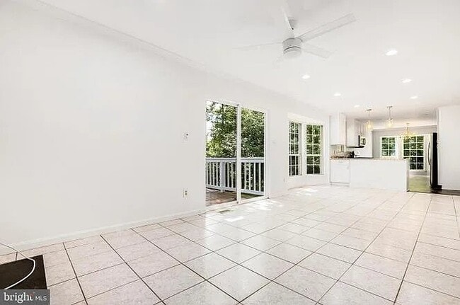 Building Photo - 6124 Valley View Dr