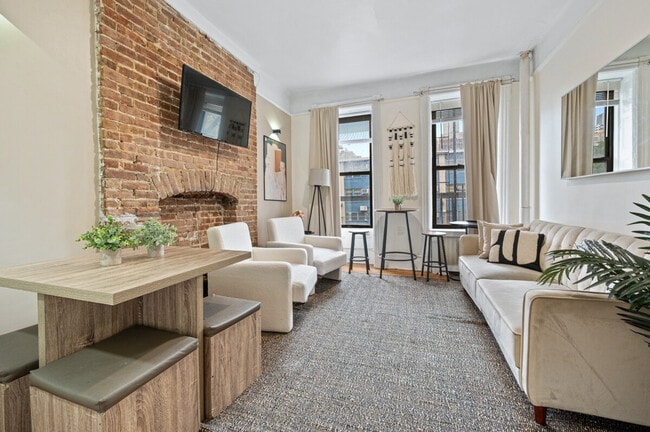 Building Photo - 104 W 83rd St