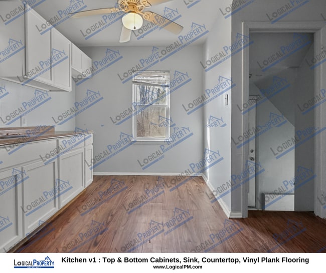 Building Photo - Charming 3 Bed/1Bath w/1.5 Car Grg, Fireplace