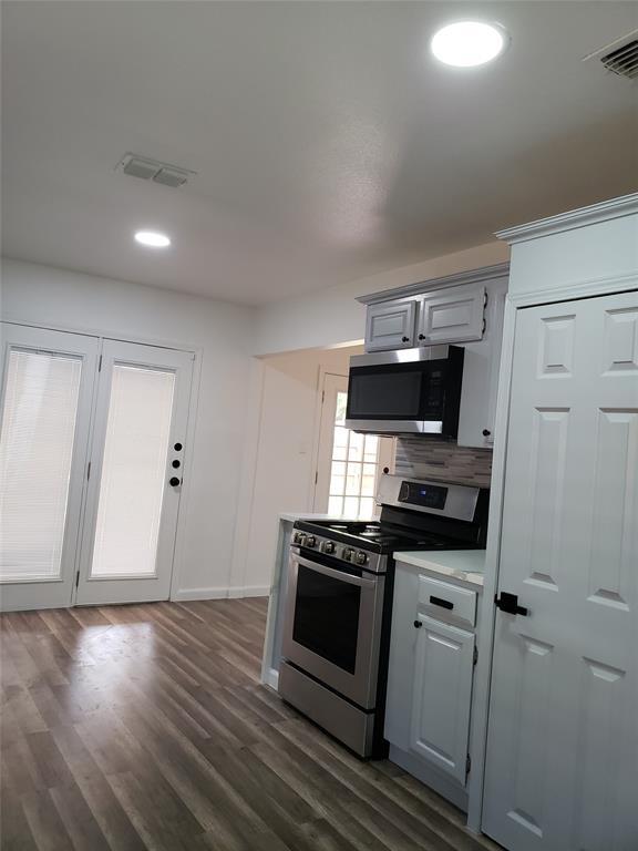 Foto del edificio - 703 Meadow Creek Dr