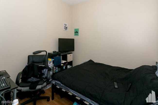 Foto del edificio - 4 br, 2 bath Condo - 2459 W Armitage Ave 2R