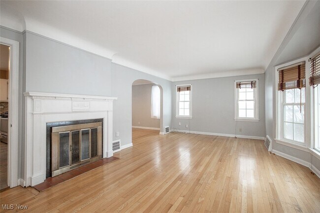 Foto del edificio - 1718 Maywood Rd