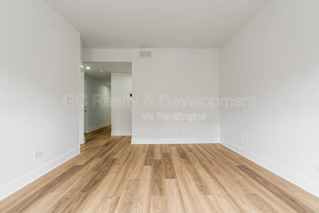 Photo - 3744 N Wilton Ave Apartment
