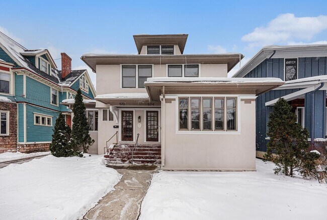 Foto del edificio - 572 Madison Ave SE