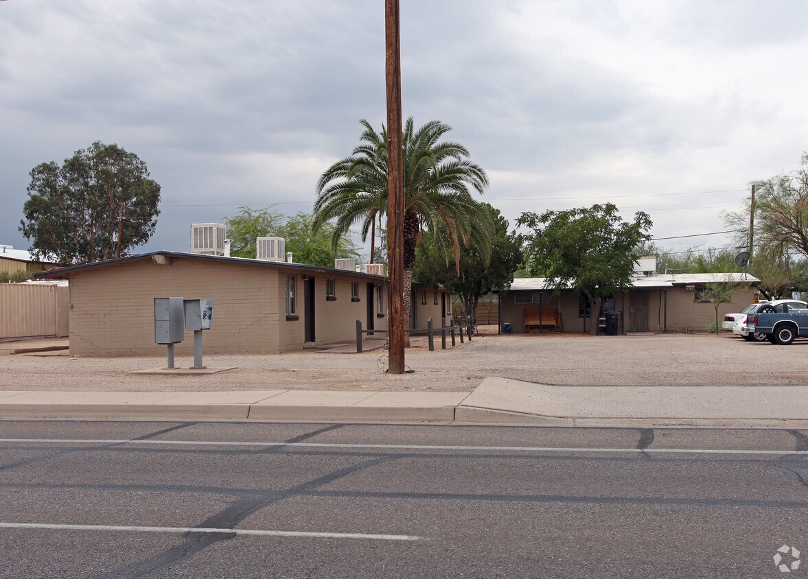 Primary Photo - 2639 W Ruthrauff Rd