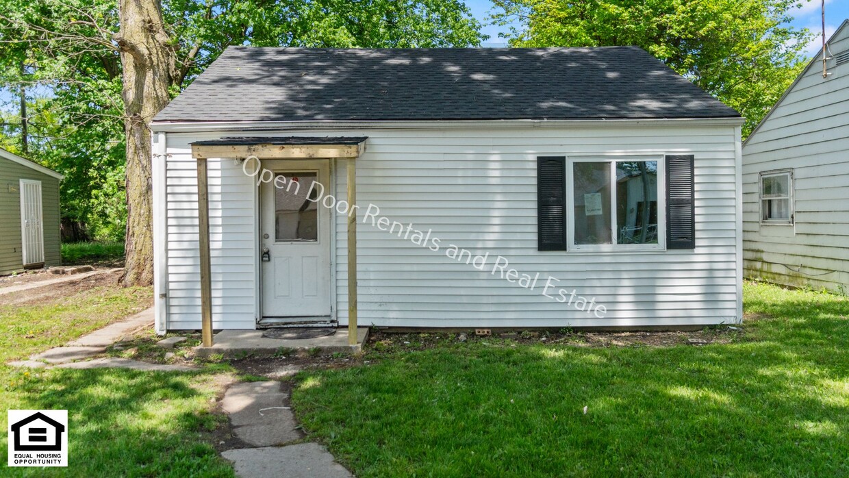 Primary Photo - 1/2 off first month's and second months re...