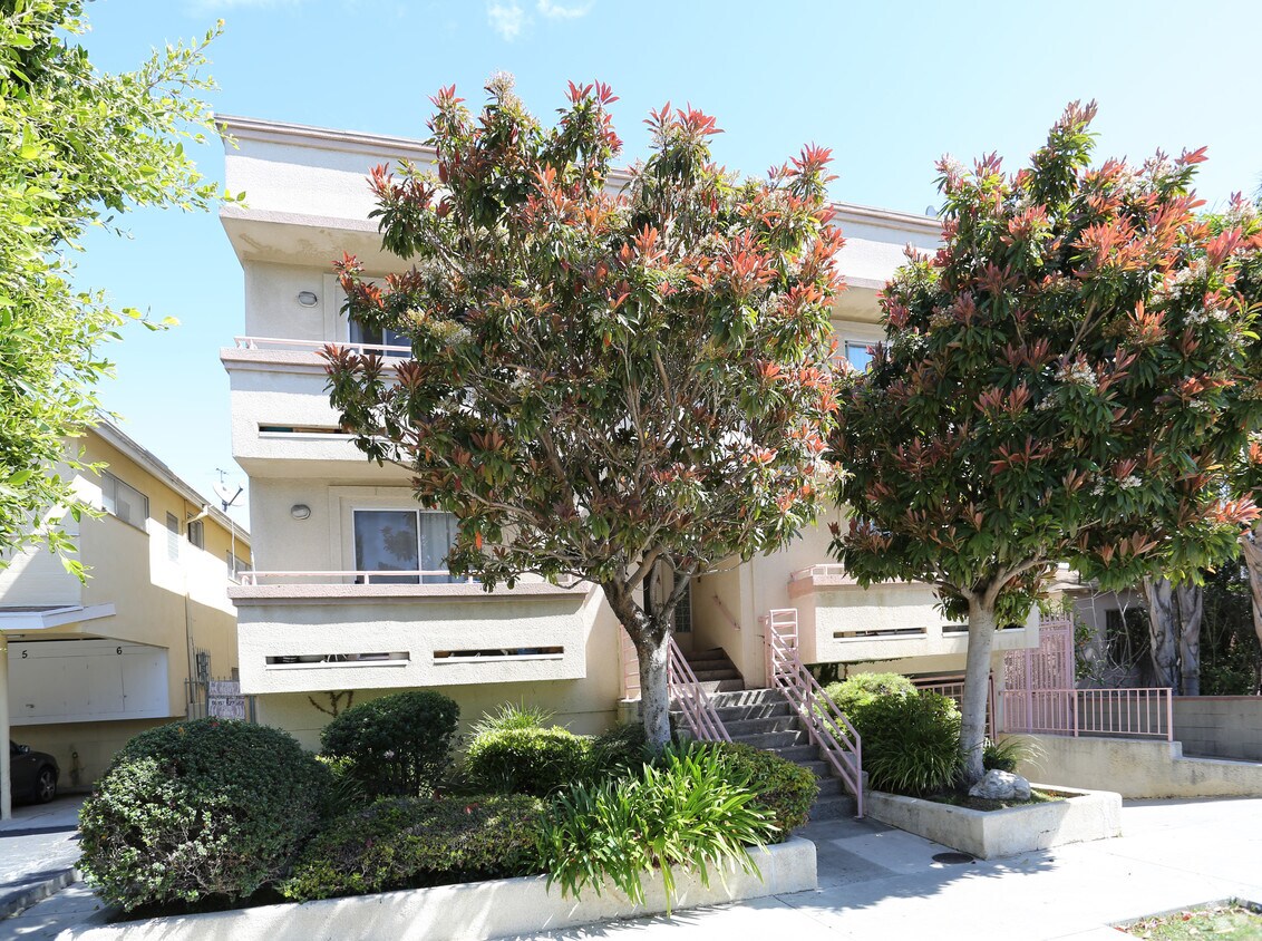 Foto del edificio - 4354 MCLAUGHLIN Ave