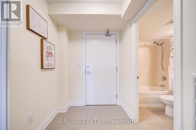 Photo du bâtiment - 760-760 Sheppard Ave W