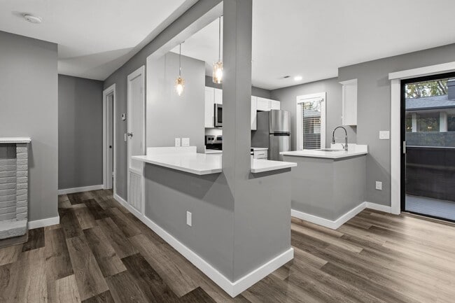 Interior Photo - Elizabeth Green