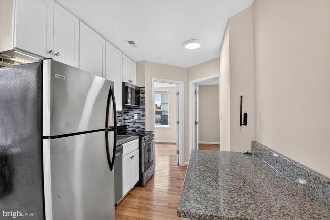 Foto del edificio - 1648 Park Rd NW