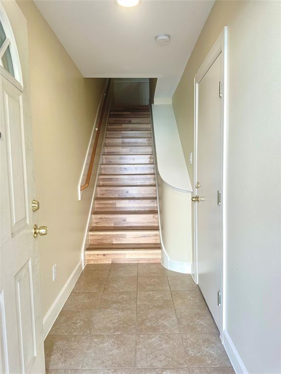 Building Photo - 2710 Hullsmith Dr