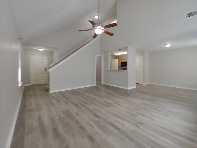 Foto del edificio - 6638 Windy River Ln