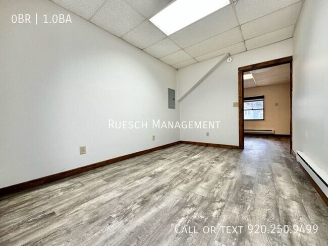 Building Photo - Charming Lower Studio Apartment - Availabl...