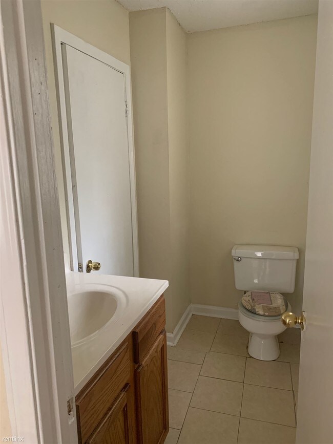 Building Photo - 3 br, 2 bath Duplex - 3754 Firethorne Driv...