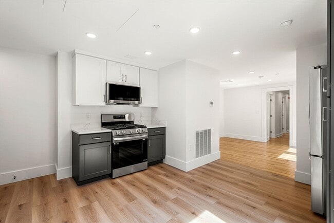 Building Photo - 458 Massachusetts Ave