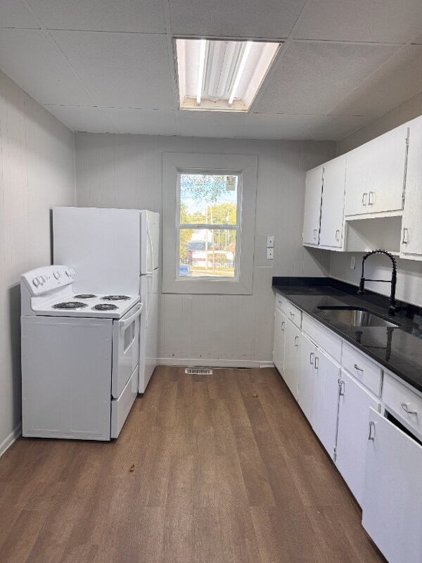 Foto del edificio - 413 N Detroit St