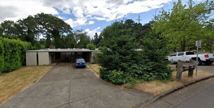 Building Photo - 1501 NW Woodland Dr