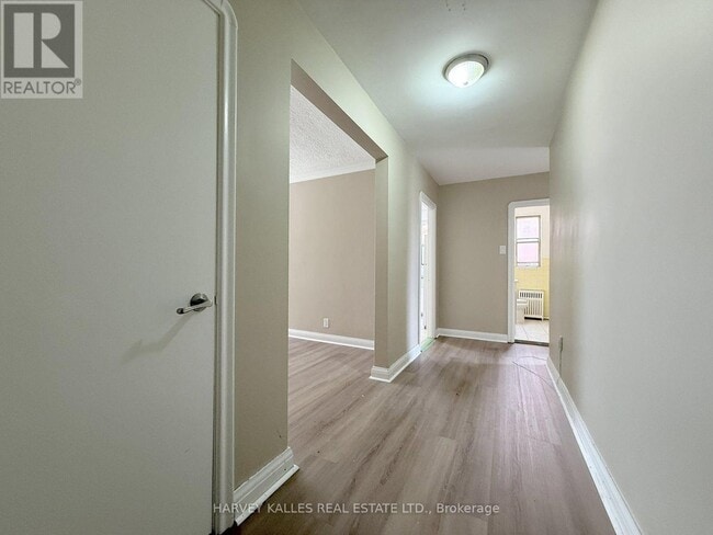 Building Photo - 88 Trethewey Dr