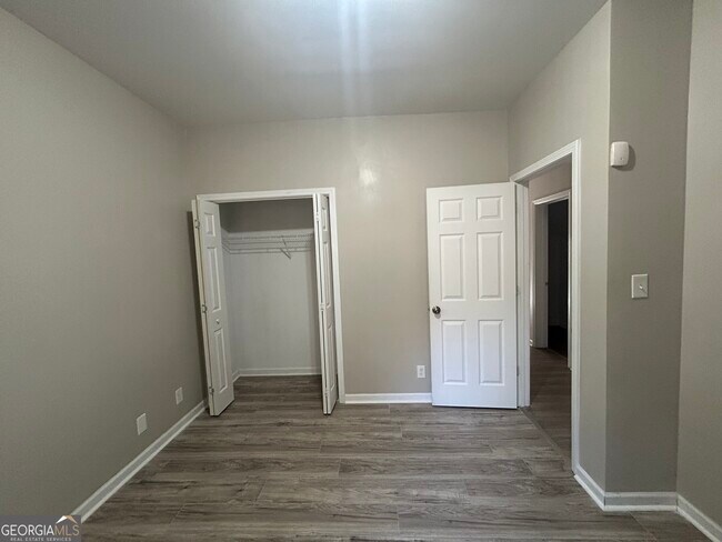 Foto del edificio - 3086 Lauren Parc Rd