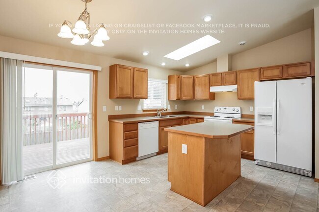 Building Photo - 5620 80th Ave NE