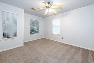 Building Photo - 3227 Lantern Bay Ln