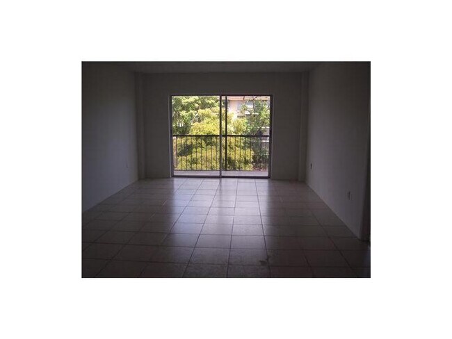 Building Photo - 4158 Inverrary Dr