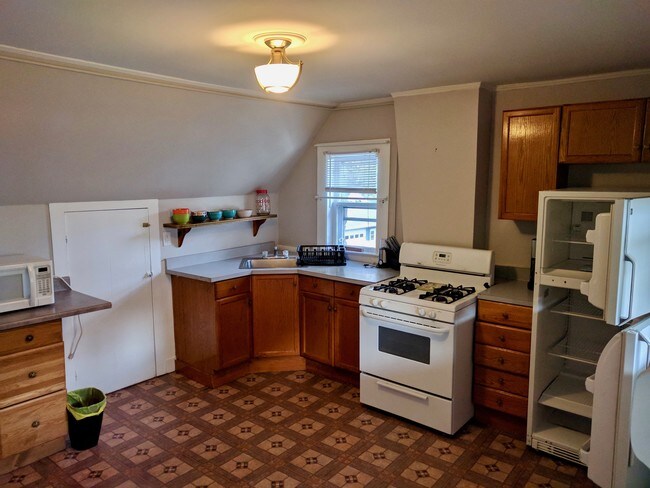 Kitchen - 60 Oak St