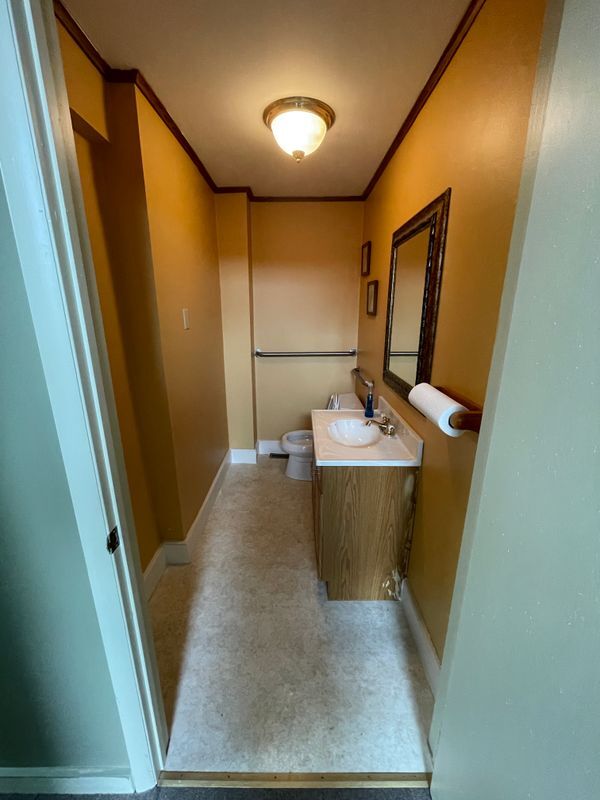 Foto del edificio - 122 E Main St