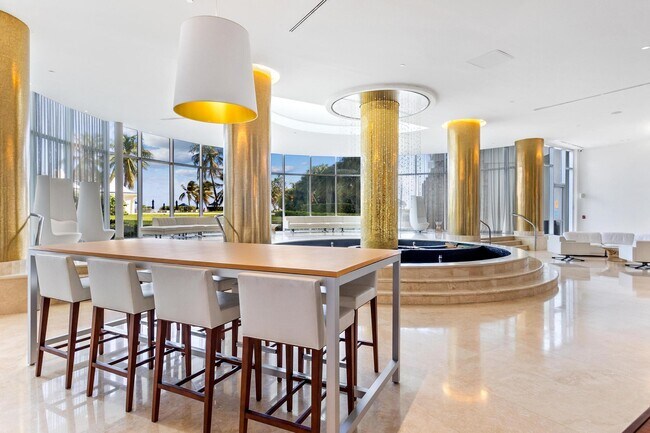 Building Photo - 5151 Collins Ave