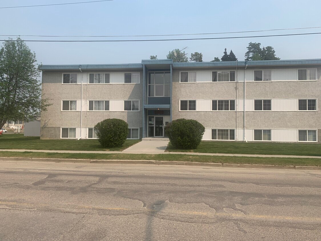 Primary Photo - 809 46 St