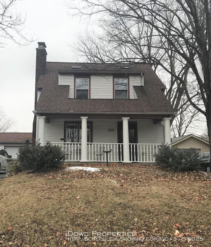 Primary Photo - 1518 N Clinton Blvd