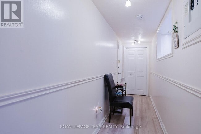 Photo du bâtiment - 2044 Arrowsmith Dr