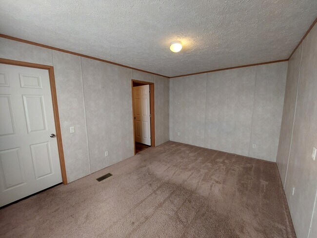 Building Photo - 63 Castings Rd