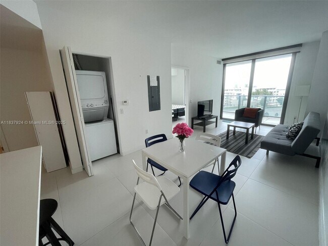 Foto del edificio - 501 NE 31st St