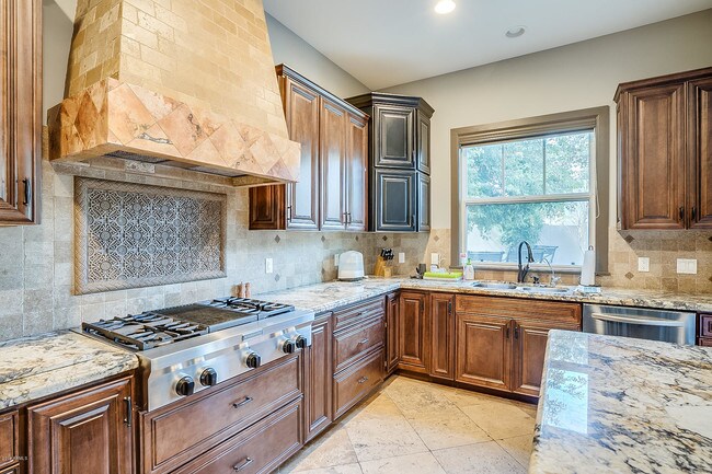 Building Photo - 3226 E Sells Dr