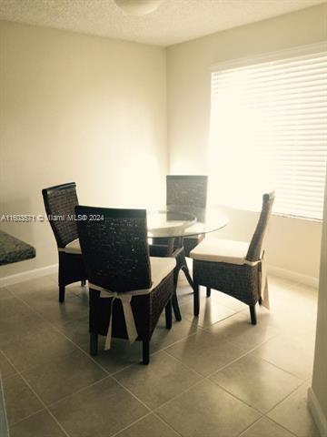 Foto del edificio - 16102 Glenmoor Dr