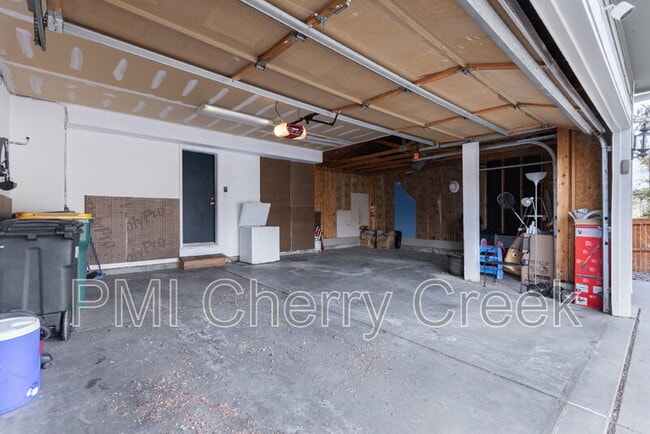 Foto del edificio - 18899 E Whitaker Cir