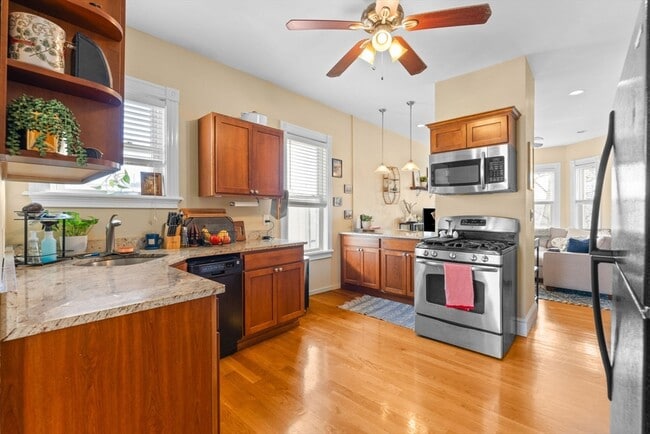 Foto del edificio - 470 E 6th St