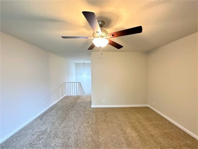 Building Photo - Spacious, 2-story 1 Bed/ 1 Bath Loft apart...