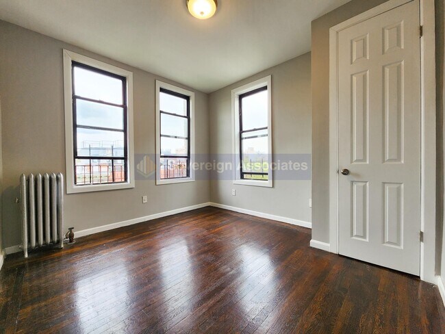 Foto del edificio - 541 West 150th Street
