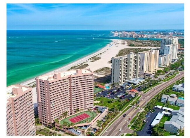 Foto del edificio - Beachfront Condo with Stunning Views & Resort Amenities Available for the whole month of January!