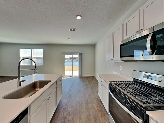 Foto del edificio - 675 Orellana Rd