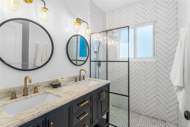 Photo - 829 Lorca St House