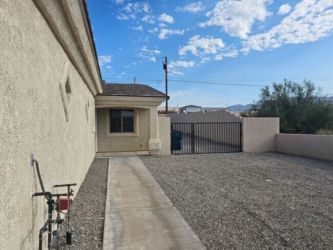 Building Photo - Unfurnished Duplex COMING SOON!!