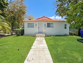 Building Photo - 375 SW 20th Rd